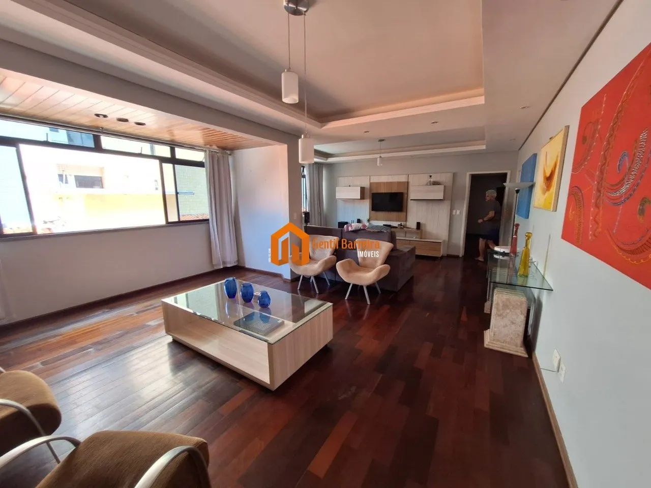 Um clássico que nunca sai de moda: 166m² com piso de madeira e muita personalidade - Foto 3