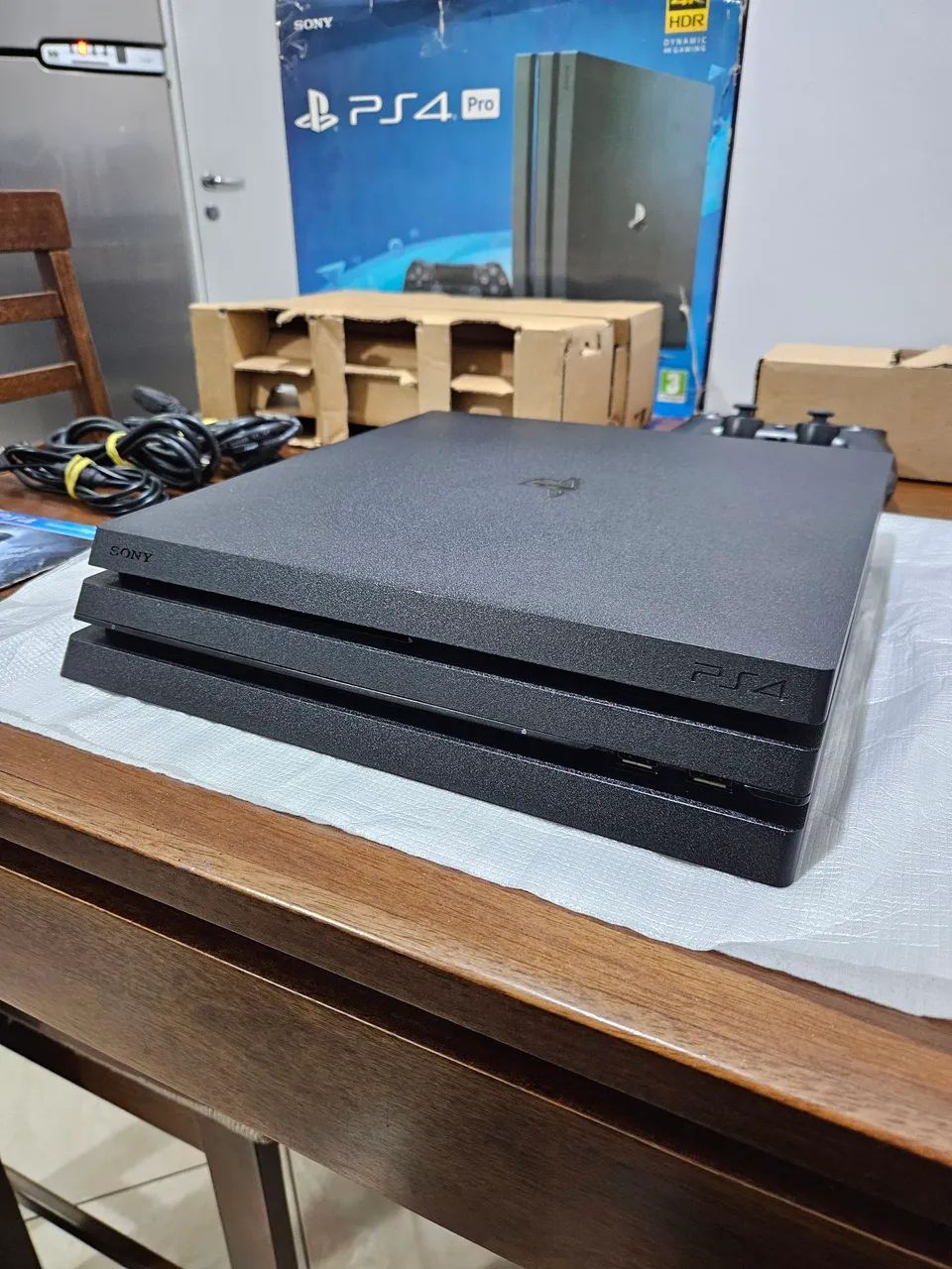 Playstation 4 Pro - CIB - Serial Batendo - Foto 4