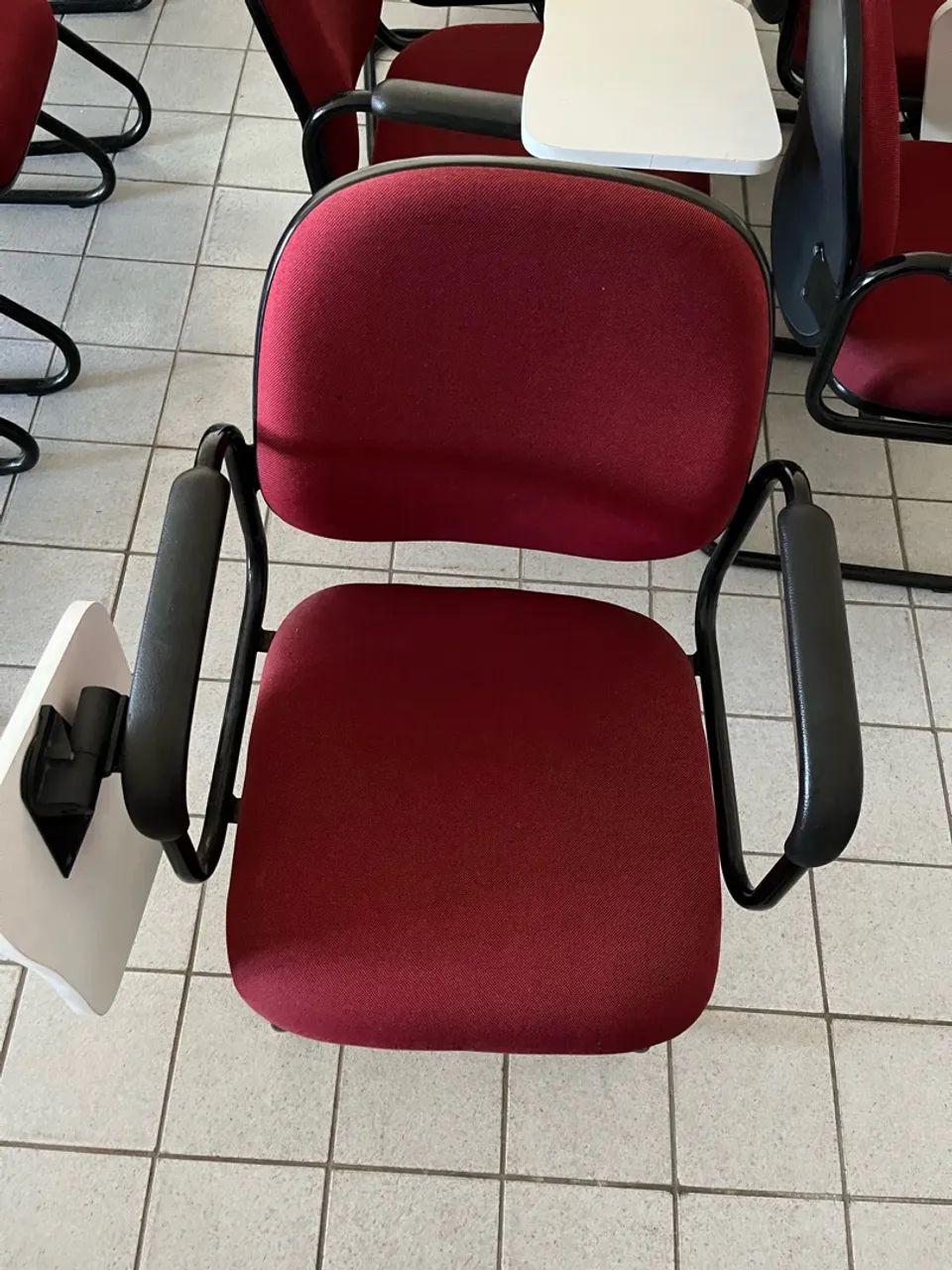 Vende-se cadeiras escolares  - Foto 2