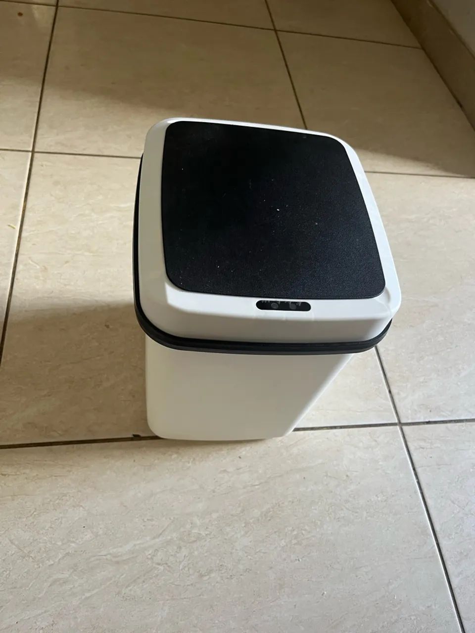Lixeira com sensor 