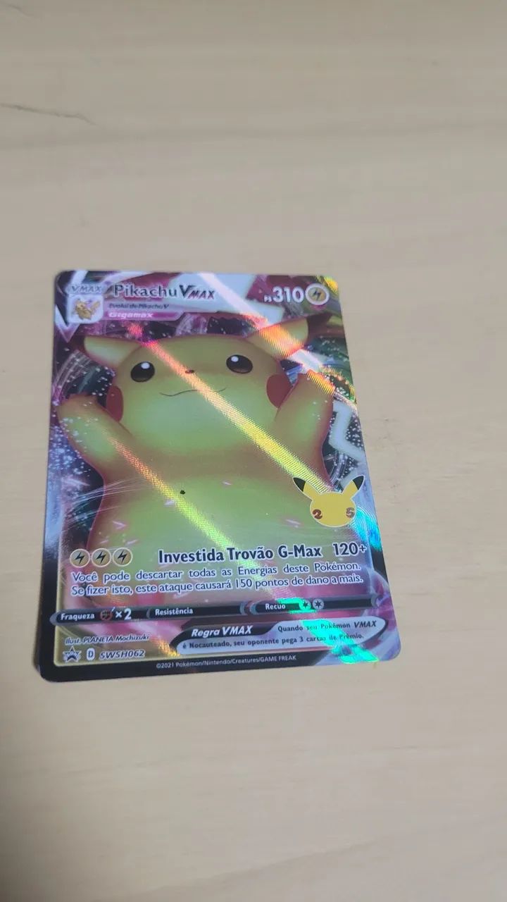 2 megas lucarios Ex com 340 de poder os dois, 1 pikachu Vmax com 310 de poder edição epc - Foto 2