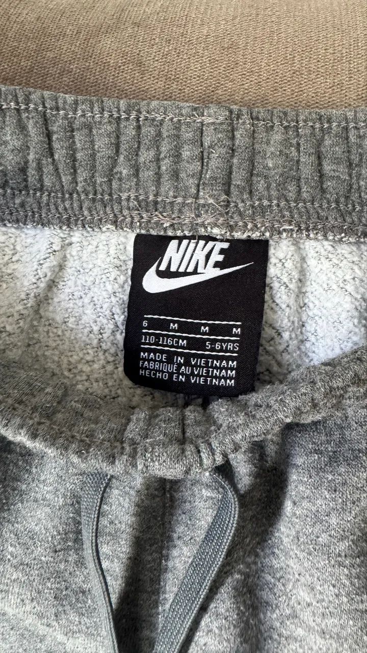 Short Nike moletom 5/6 anos  - Foto 2