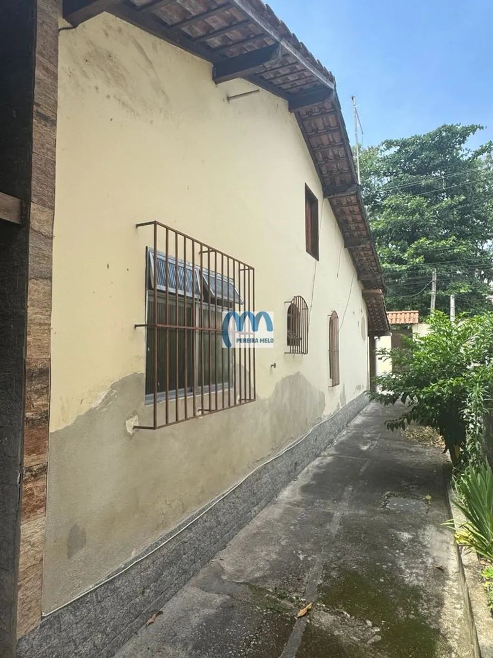 EXCELENTE CASA COM AMPLO QUINTAL NO BOASSU
