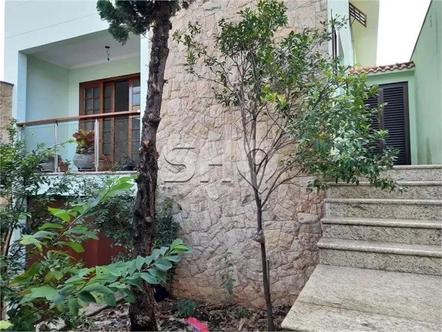 Sobrado com 3 Quartos e 3 suites à Venda
