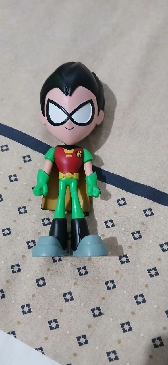 Robin , titãns em ação