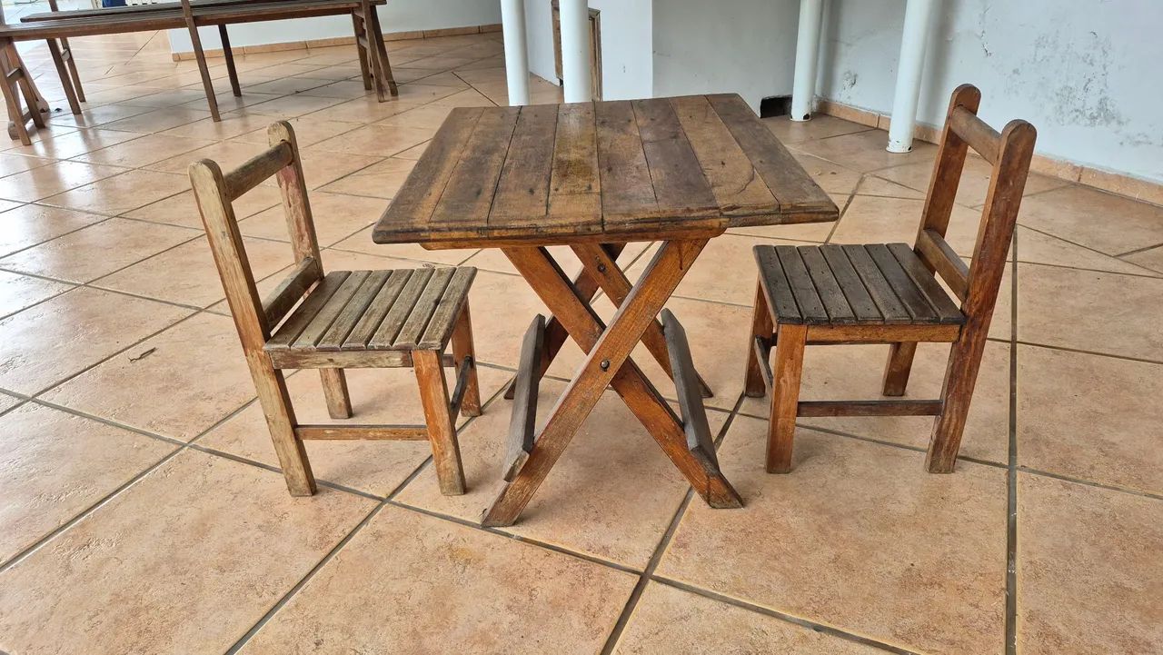 Jogo de mesa e cadeira infantil de madeira - Foto 2