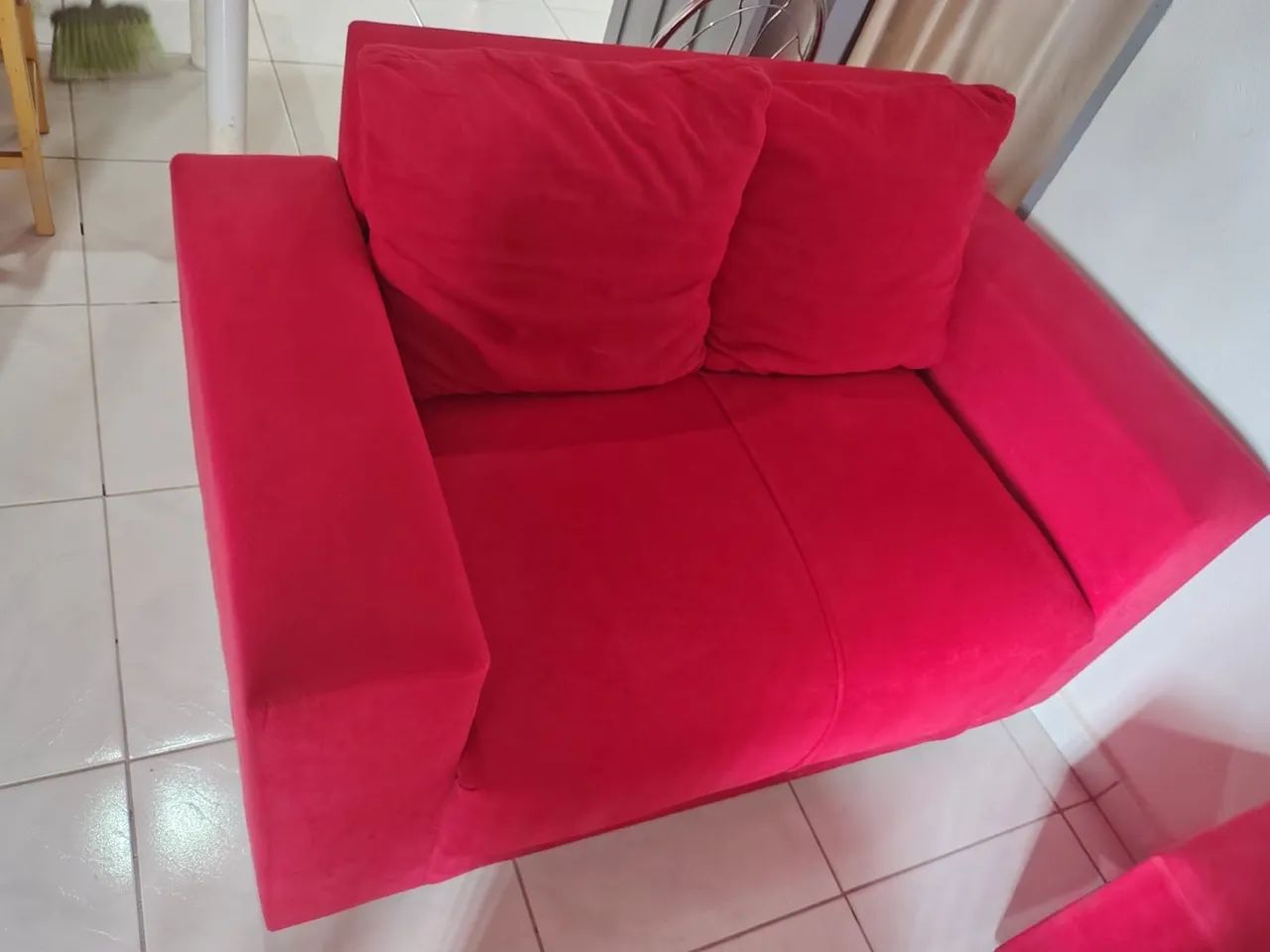 Sofa de três lugar em ótimo estado  - Foto 3