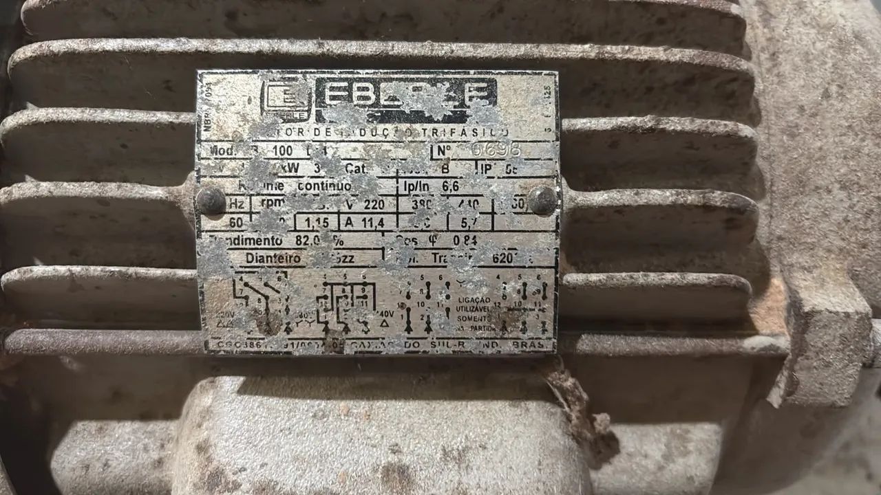 Motor Elétrico Trifásico EBERLE - 5cv 220v - Foto 3