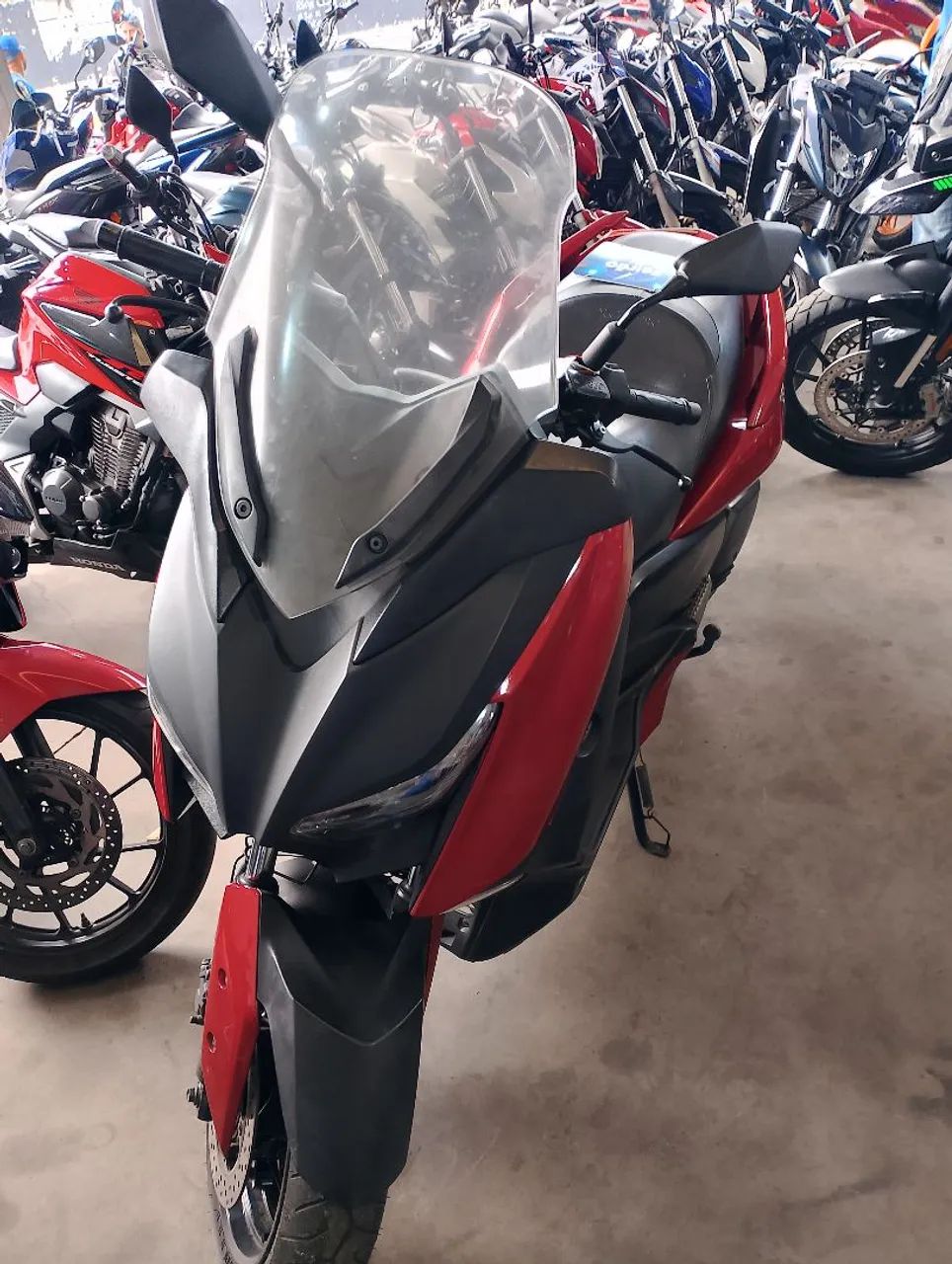 YAMAHA Xmax 250 - Foto 3