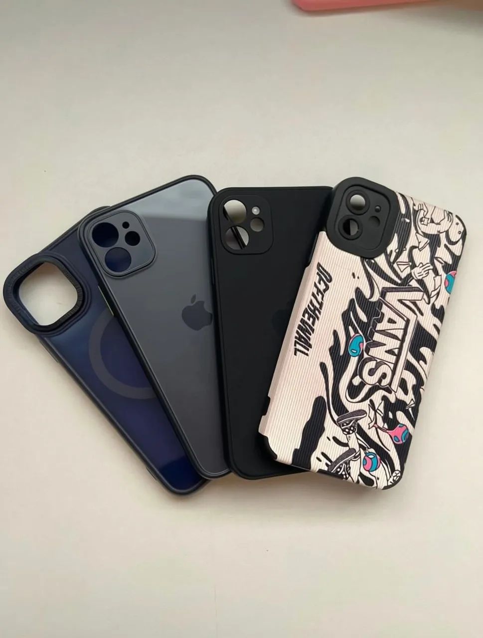 iPhone 11 branco - 256gb - 8 capinhas - Foto 5