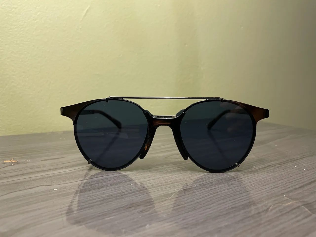 óculos de sol triton com lentes azuis