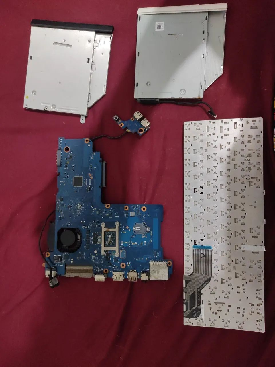 Peças de Notebook NP270E4E Defeito Placa Mãe, Jack de Carga, Teclado, Cooler e 2 Leitores - Foto 2