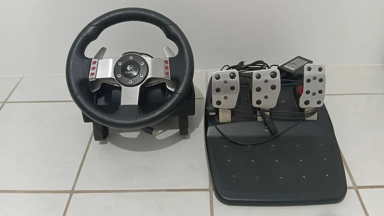 Volante logitech g27 excelente 
