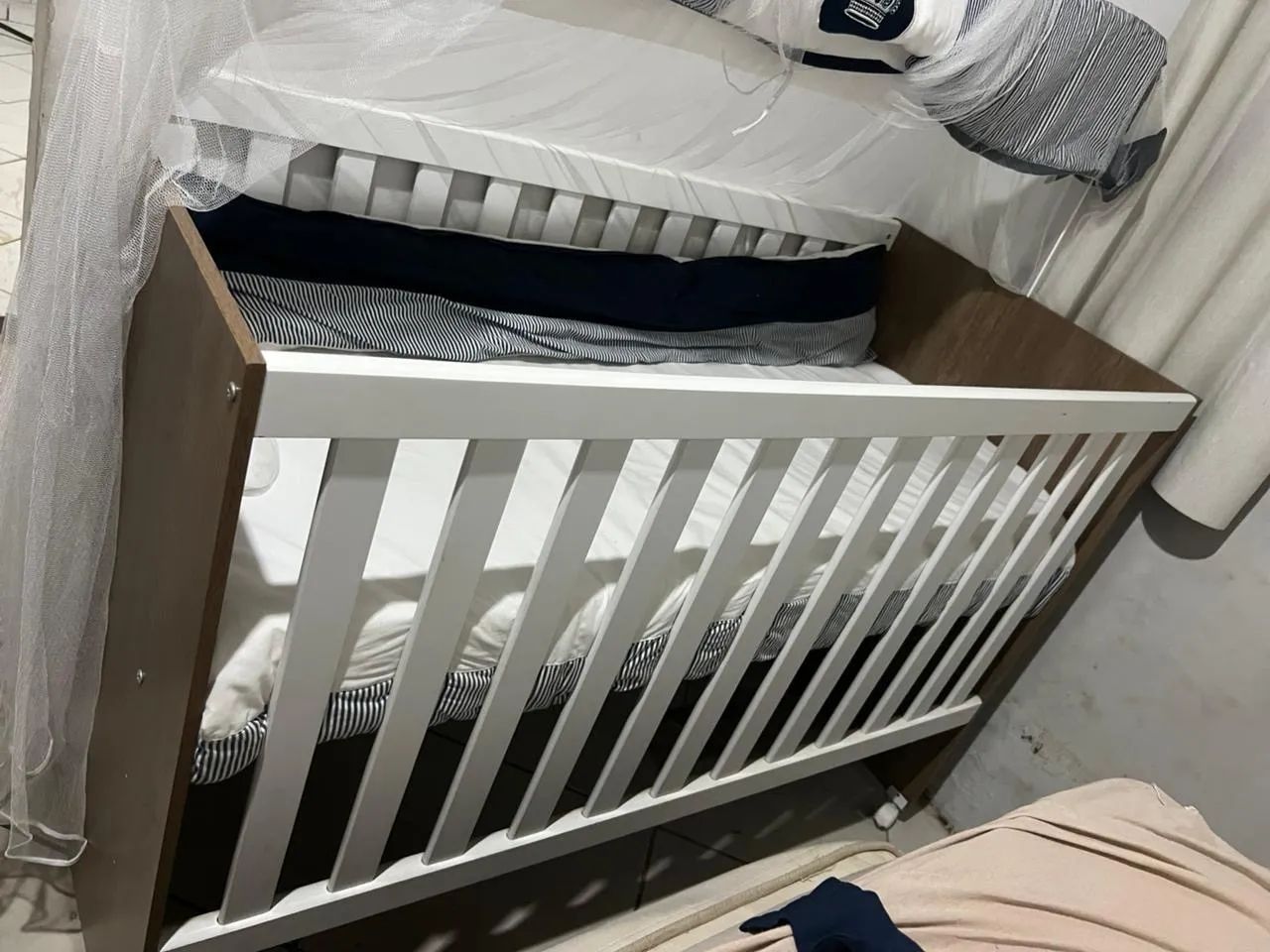 Berço com colchão - novo, nunca usados
