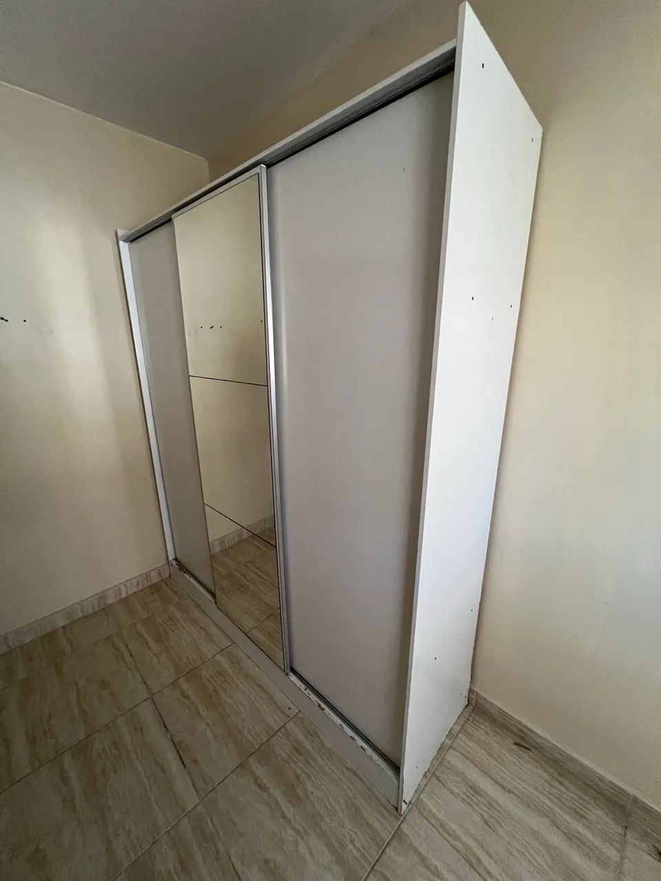 Guarda Roupa - Foto 2