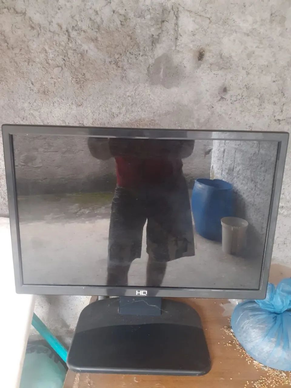 Vendo monitor 18 polegadas