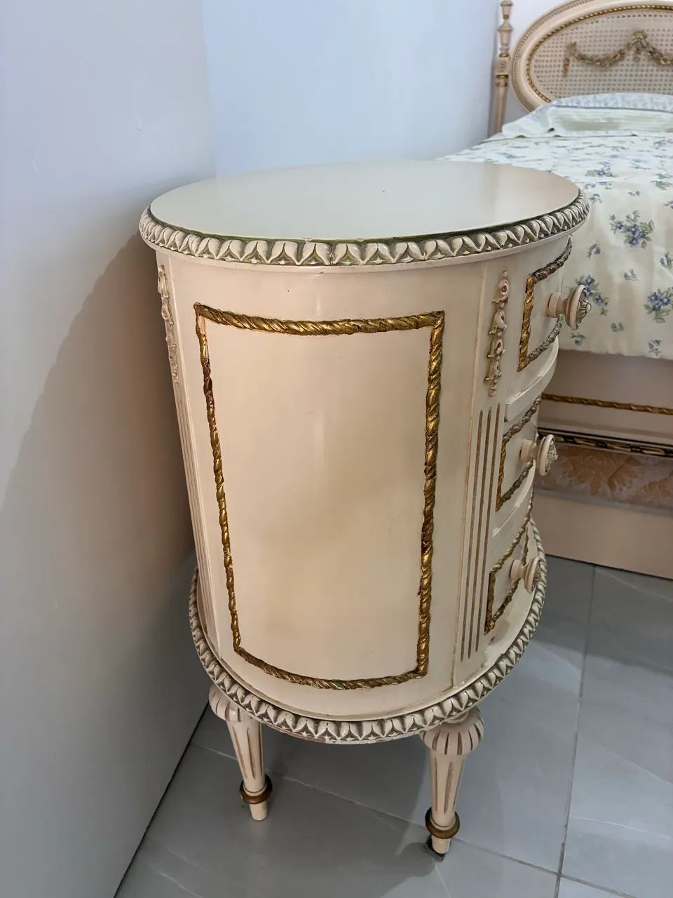 Cama de casal antiga estilo Luis XVI - Foto 2