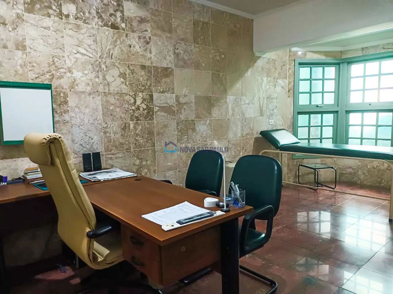 Imóvel Comercial em Pinheiros com 8 Salas e 5 Banheiros