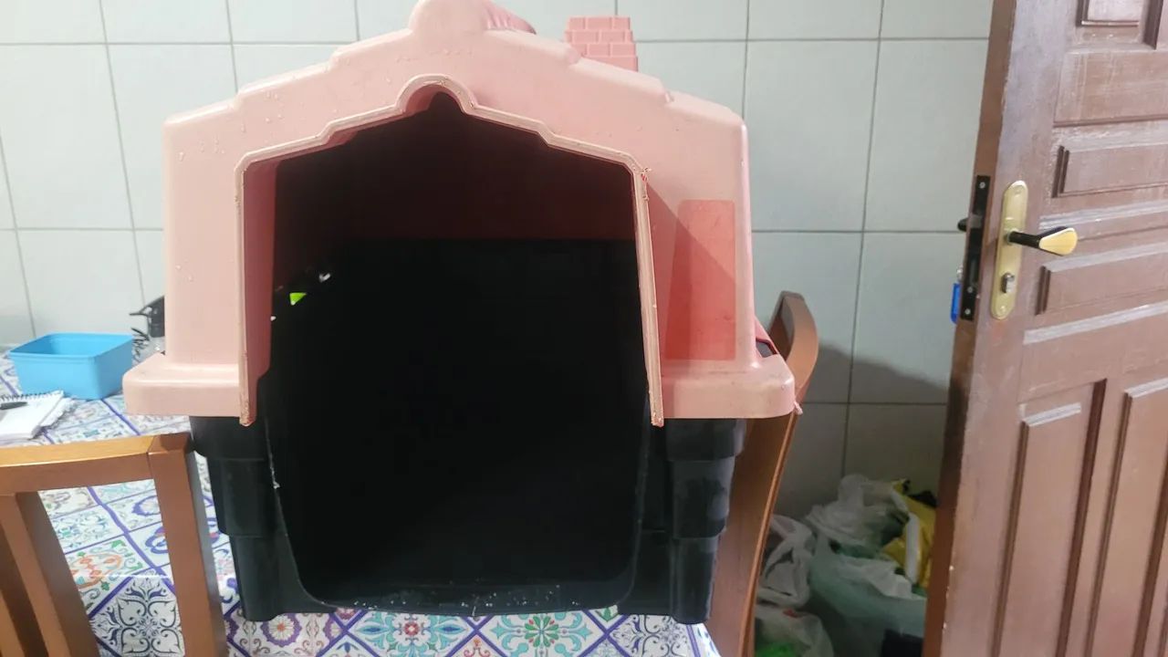 Casinha tamamho G cachorro/ gato perfeito estado!! Acomoda animal até 18kg. - Foto 2