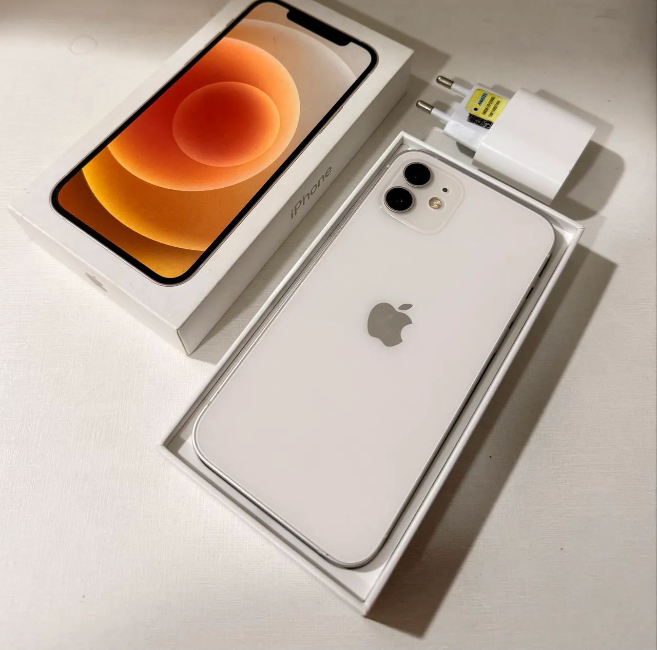 iPhone 12 64GB Branco Completo com Caixa - Celulares e Smartphones