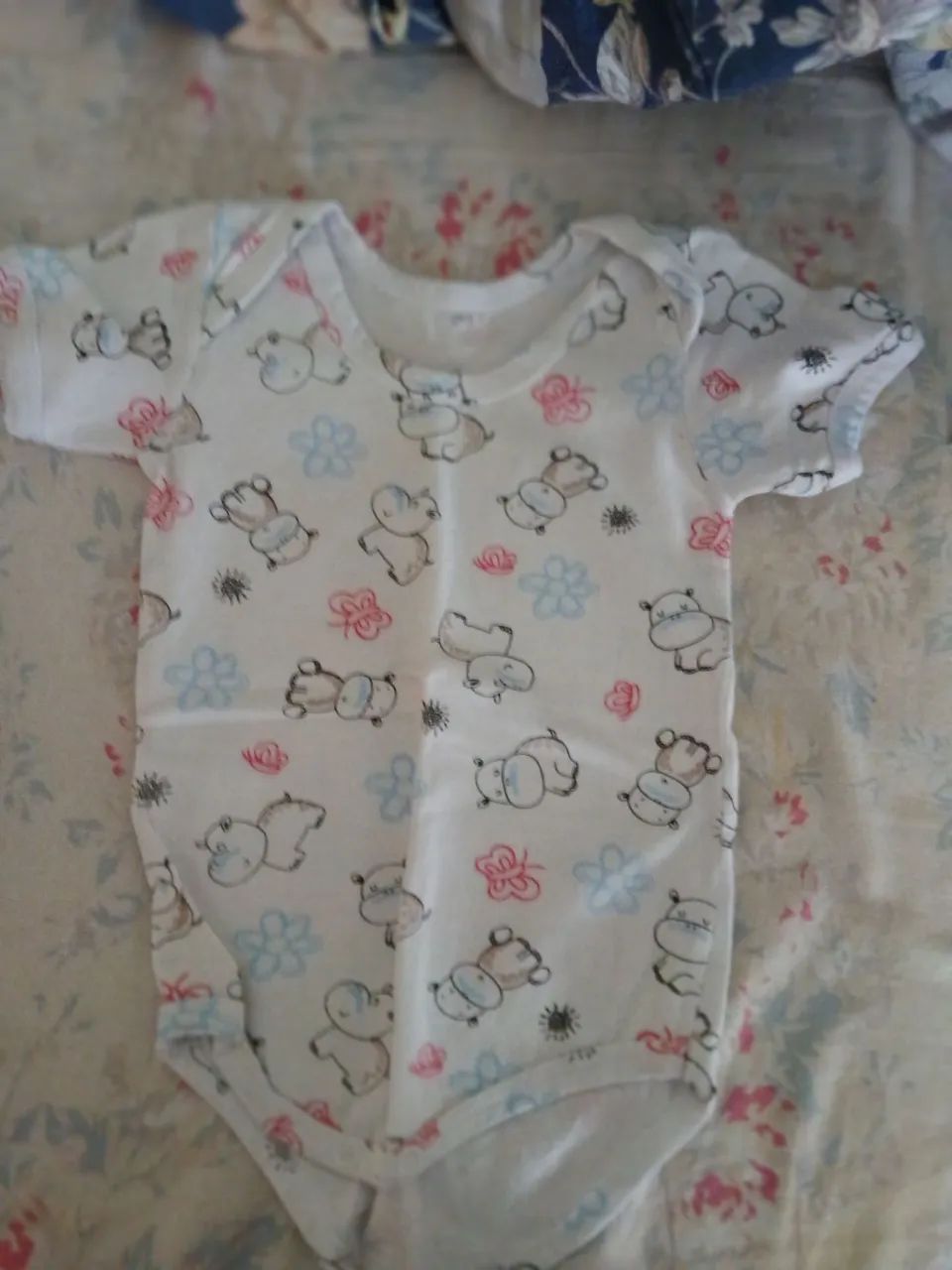 Vendo bory tamanho M usada uma vez cada e uma sandália usada uma vez - Foto 6