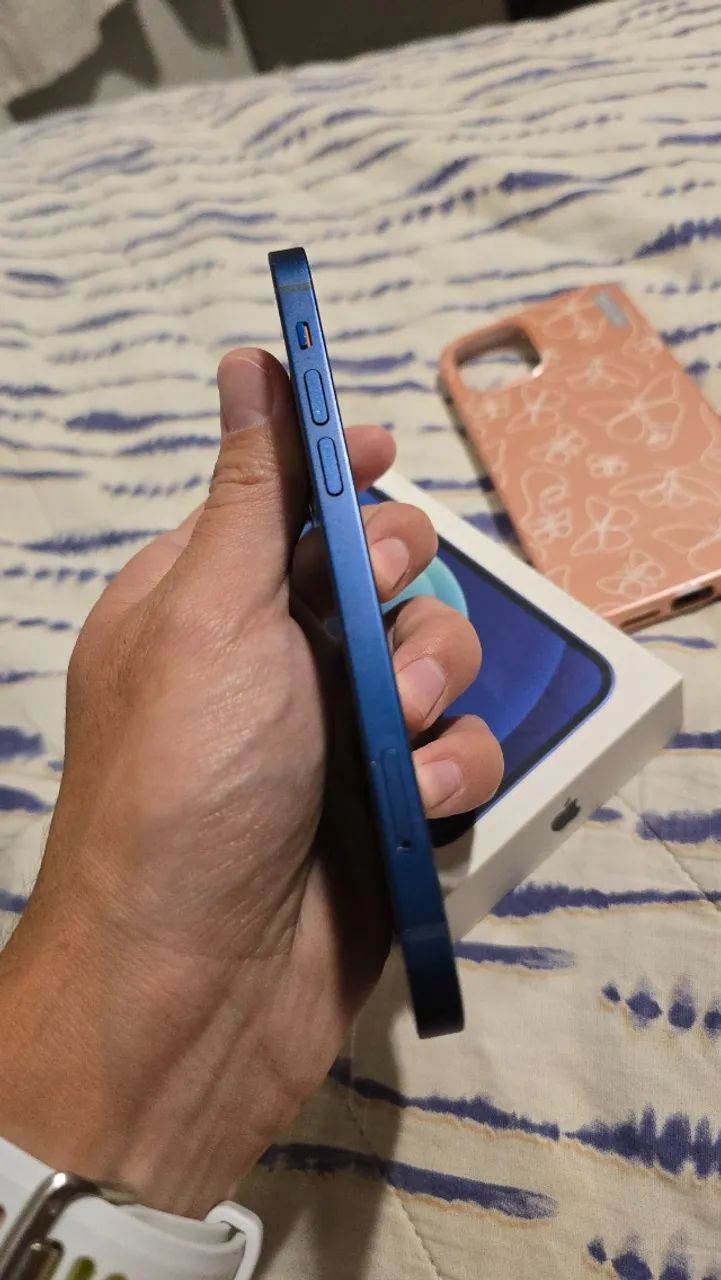 Iphone 12 256GB Azul -  Impecável, com caixa e capinha - Foto 5