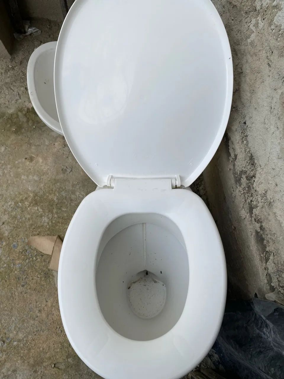 Vaso sanitário com Caixa Acoplada e Pia com Torre
