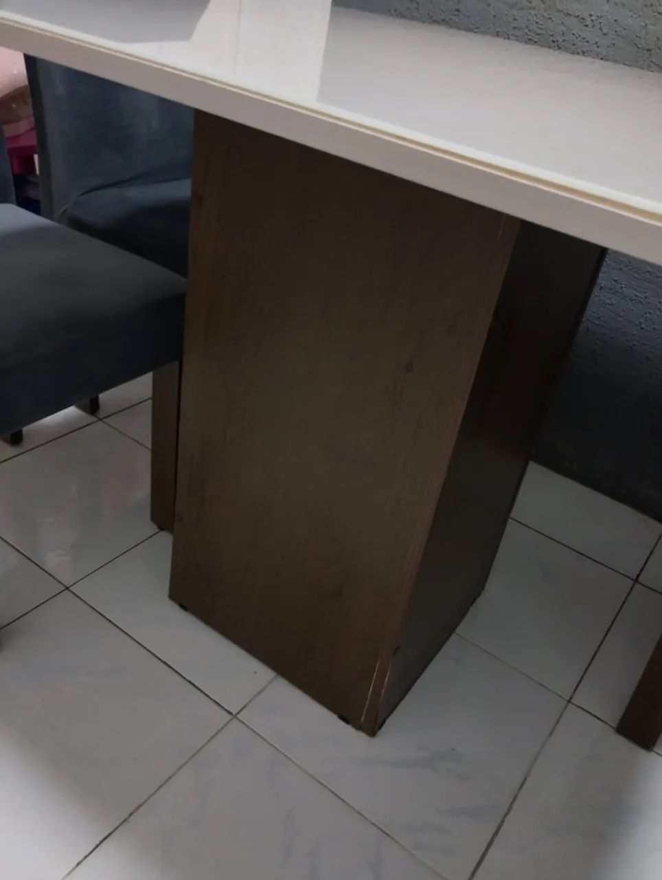 Mesa de jantar quadrada com quatro cadeiras - Foto 5