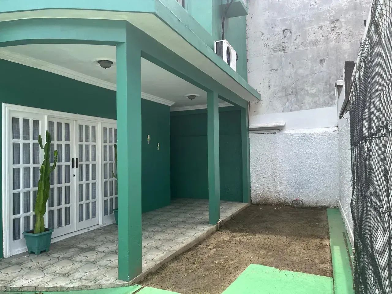Alugo casa térrea na cidade velha 4 quartos. - Foto 2