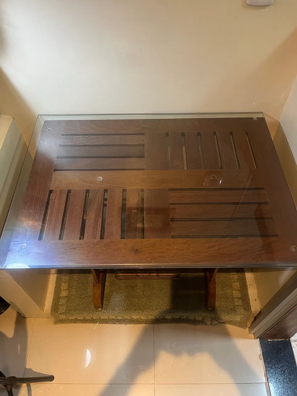 Mesa vintage com base de máquina singer antiga.  - Foto 4