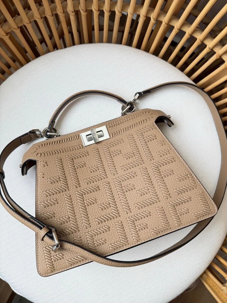 Bolsa Fendi peekaboo feminina