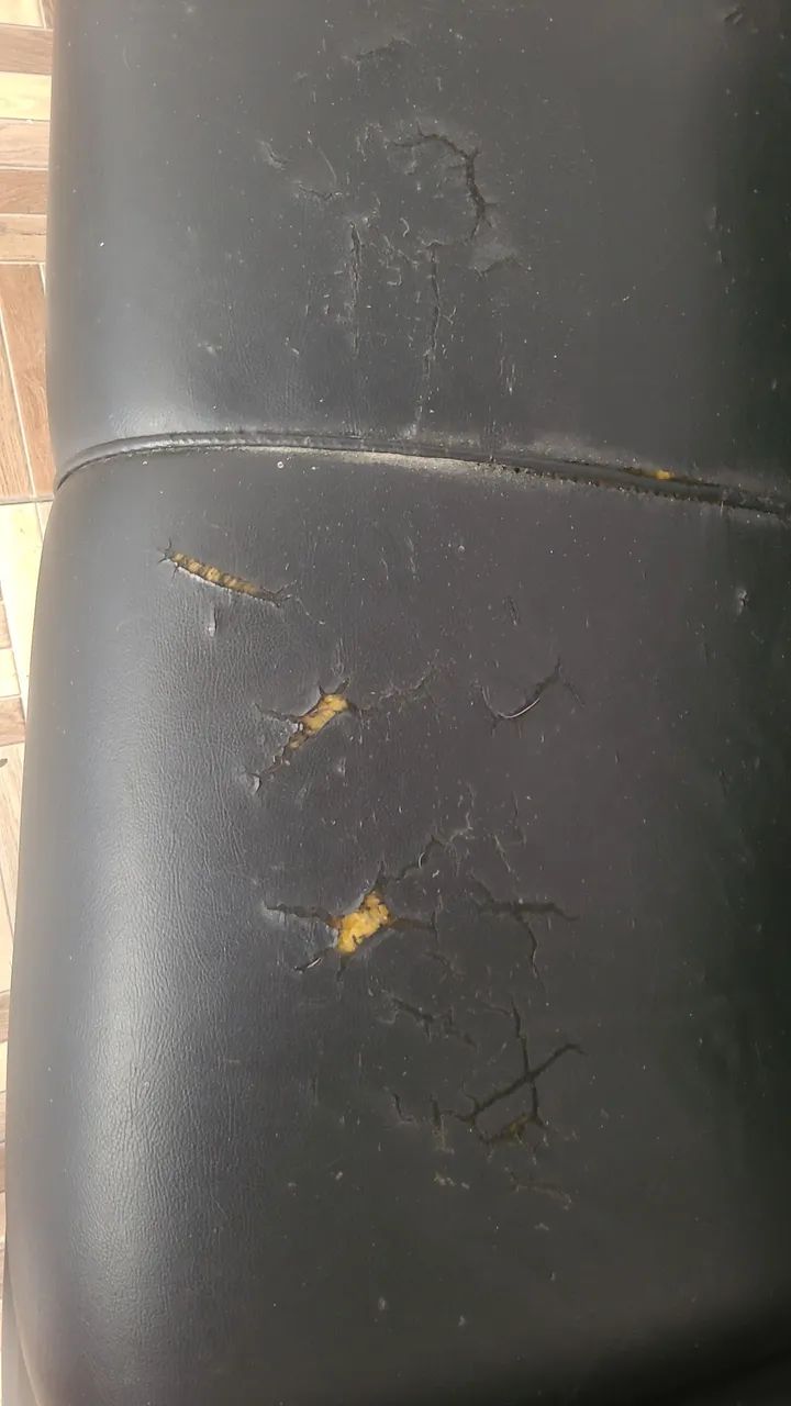 Sofá preto de 2 lugares  - Foto 3