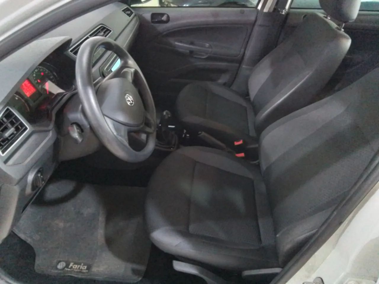 Volkswagen Voyage 1.0 Flex 12V 4p, foto 8 de 11