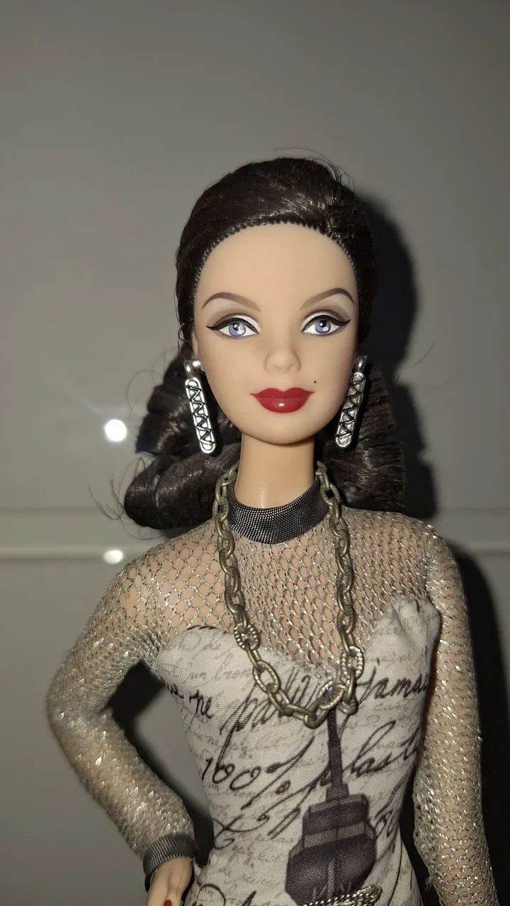 Barbie collector Torre Eiffel  - Foto 4