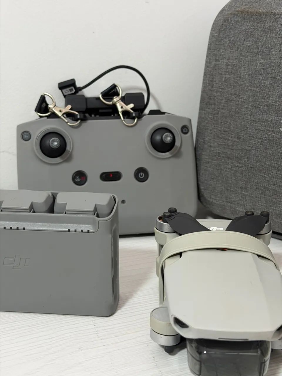 DJI Mini 2 completo - 2 baterias + hub de carga + case + caixa - Foto 4