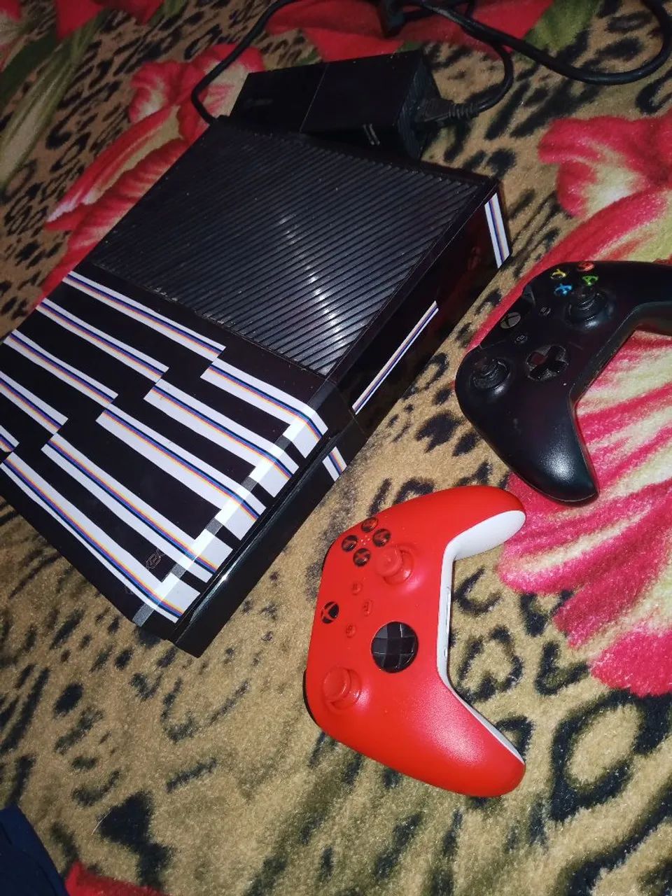 Xbox one fat 2controles funcionando perfeitamente 