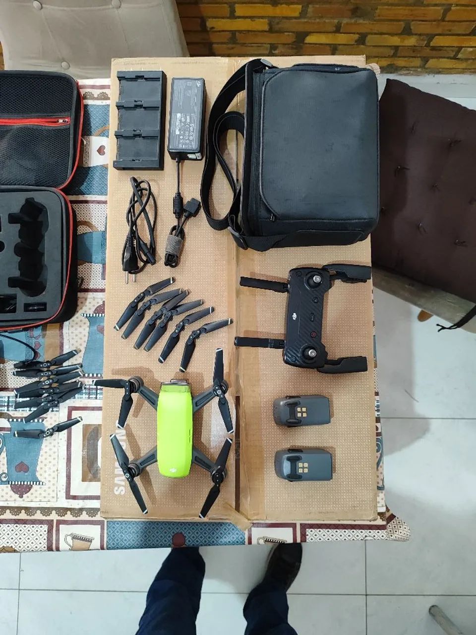 DRONE DJI SPARK FLY MORE COMBO ? KIT COMPLETO + 2 BATERIAS + CONTROLE + BOLSA ORIGINAL - Foto 4