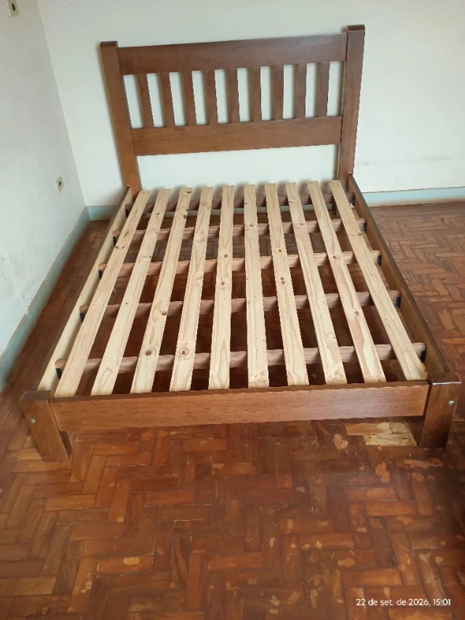 Cama de casal madeira ,colchão de molas  - Foto 3
