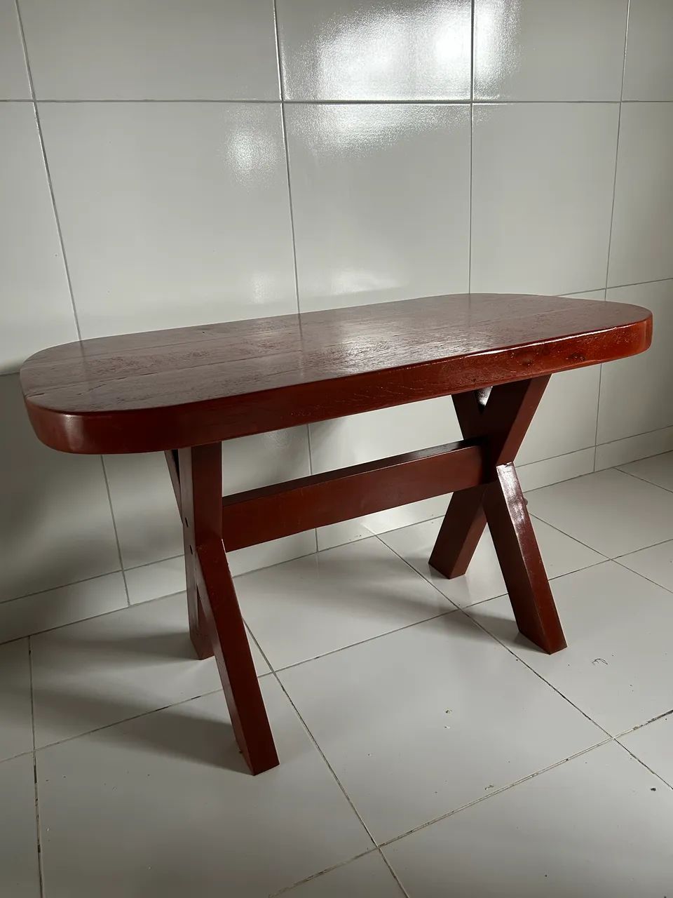 MESA EM MADEIRA MACIÇA À VENDA - Foto 2