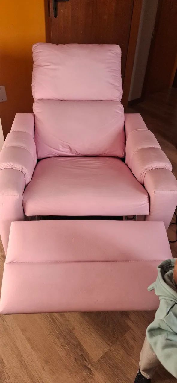 POLTRONA CONFORTÁVEL RECLINÁVEL  - Foto 3