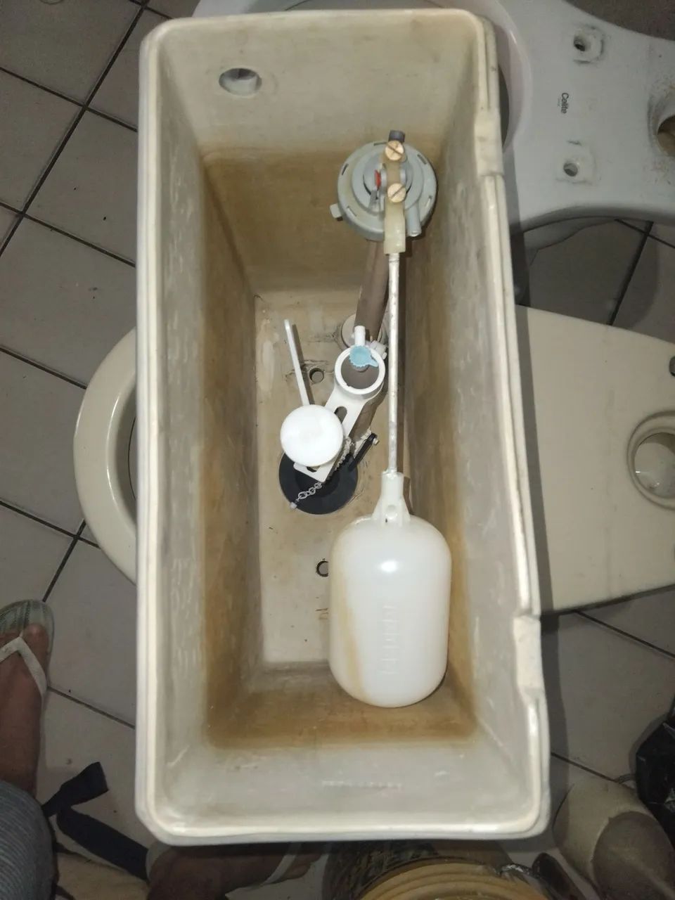 Vaso sanitário vendo  2 Vasos sanitário 1 ta sem a caixa.  - Foto 2