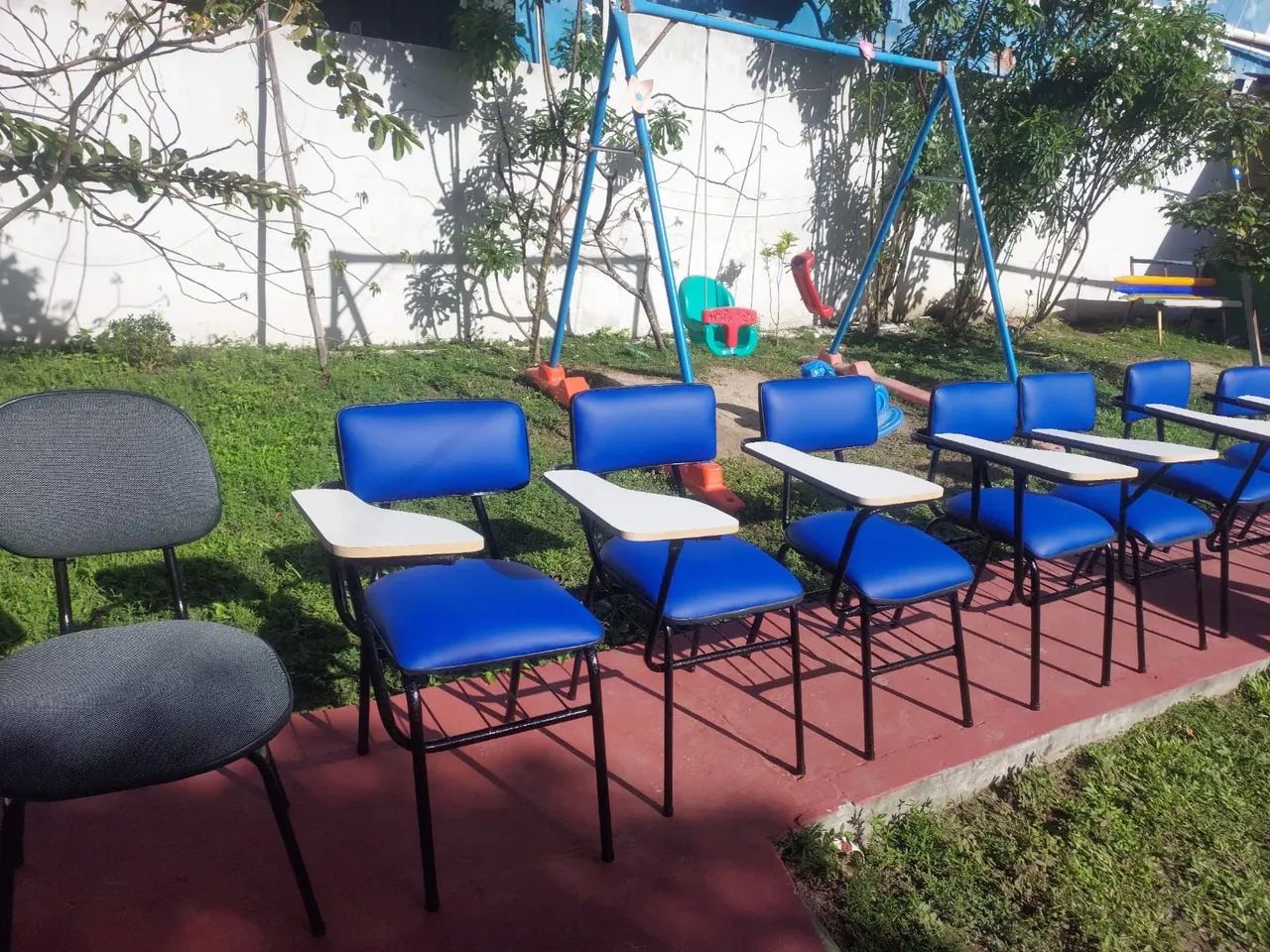 Cadeiras escolares estofadas - Foto 3