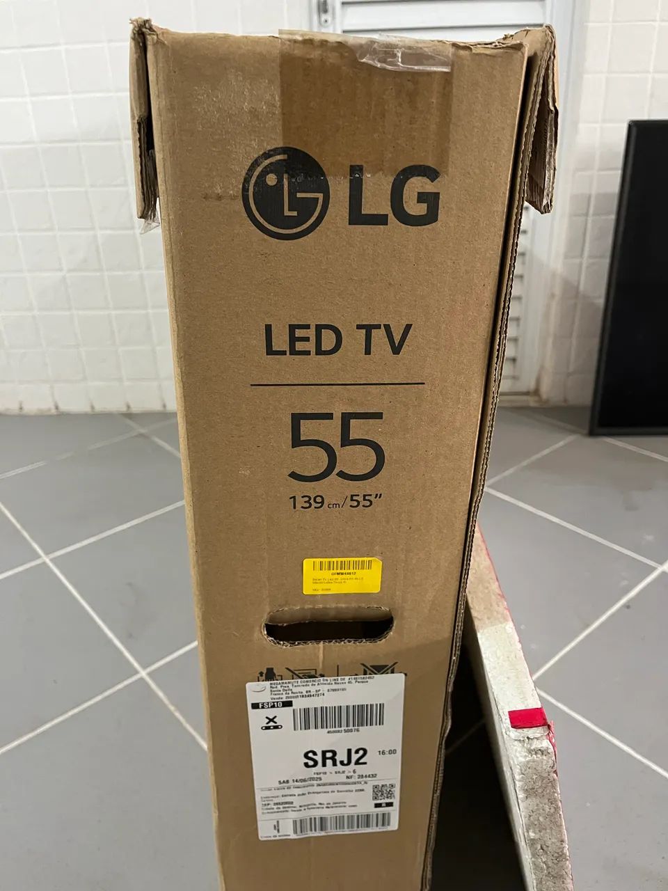 Tv 55 polegadas LG  não liga pois escorreu água do ar condicionado  - Foto 2