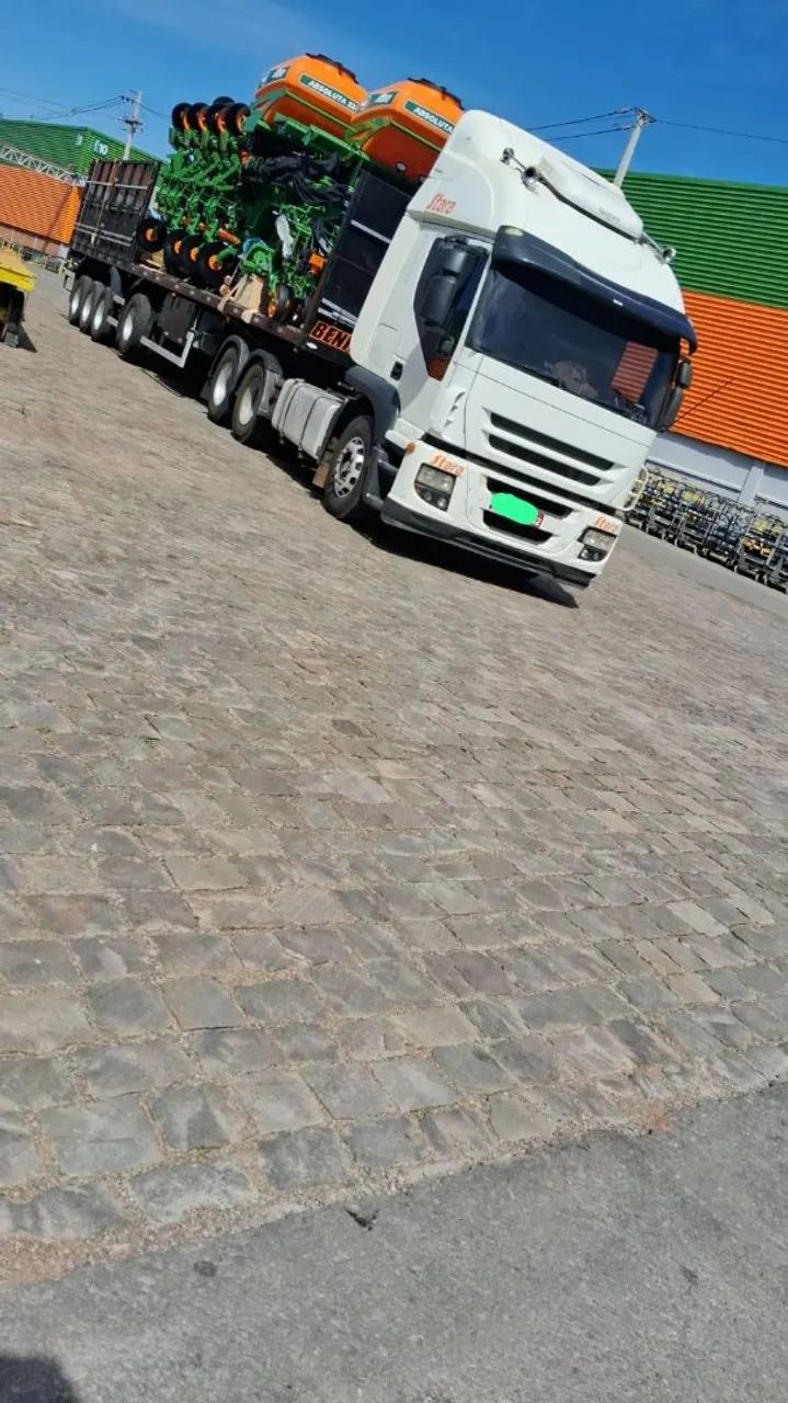 Vende-se  Iveco e graneleira - Foto 5