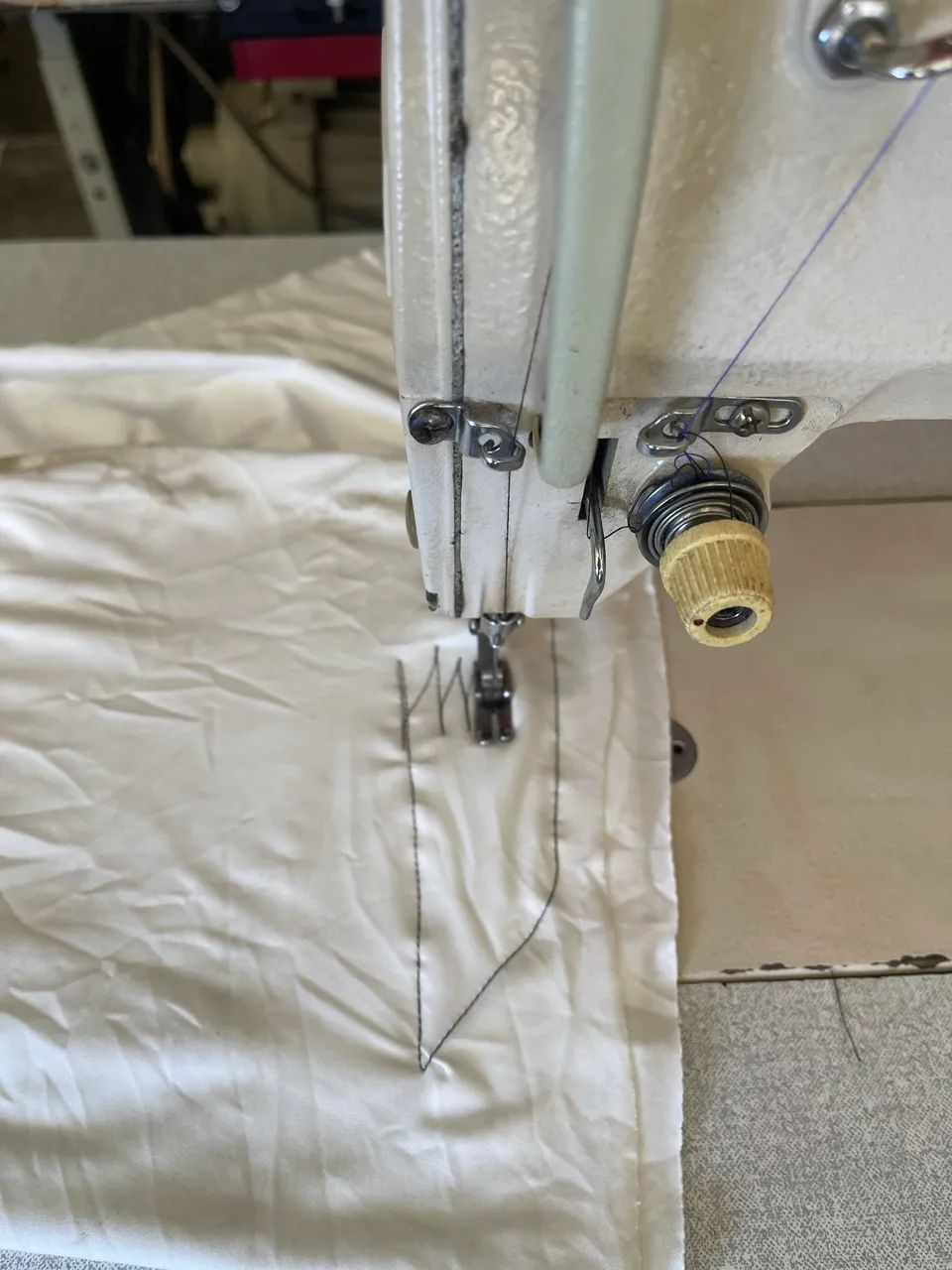 Máquina de costura reta  - Foto 2
