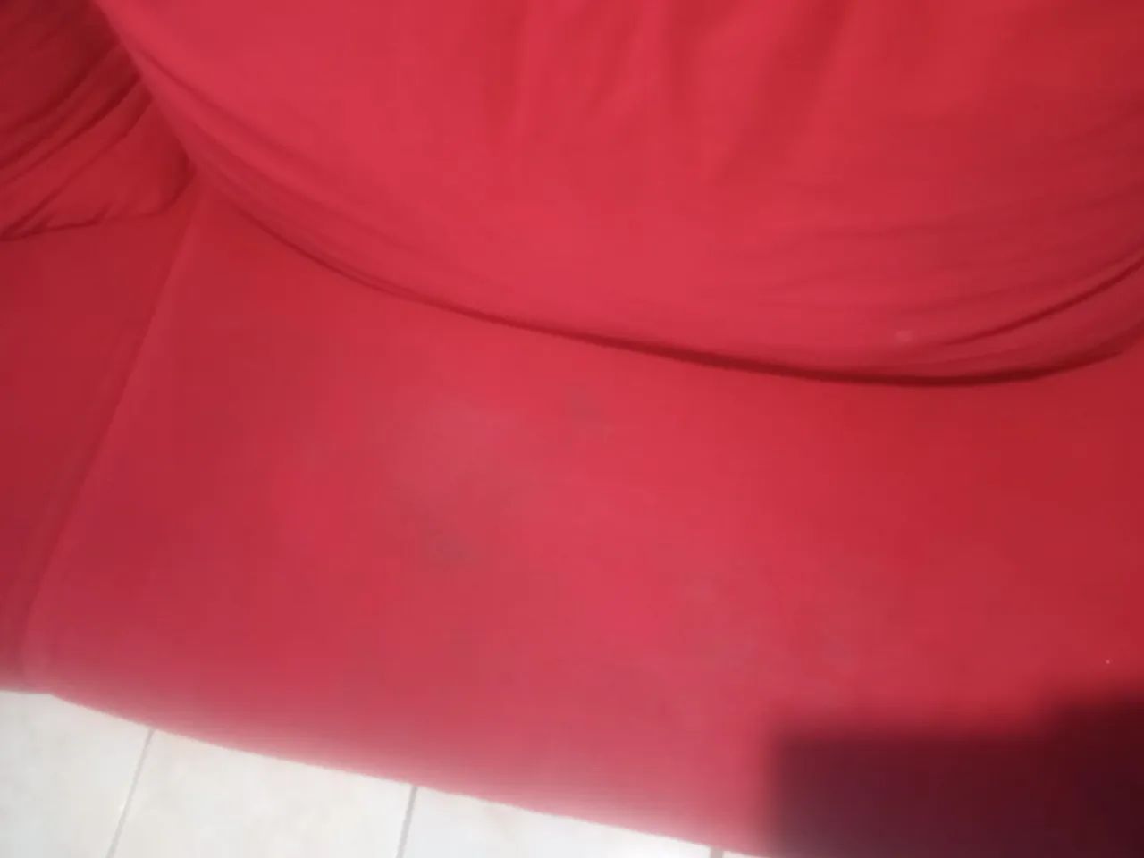 Lindo sofá vermelho grande reforçado  - Foto 4