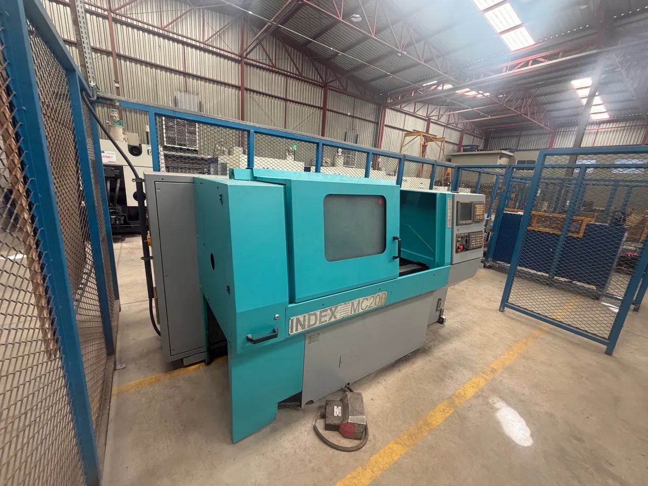 TORNO CNC INDEX MC200