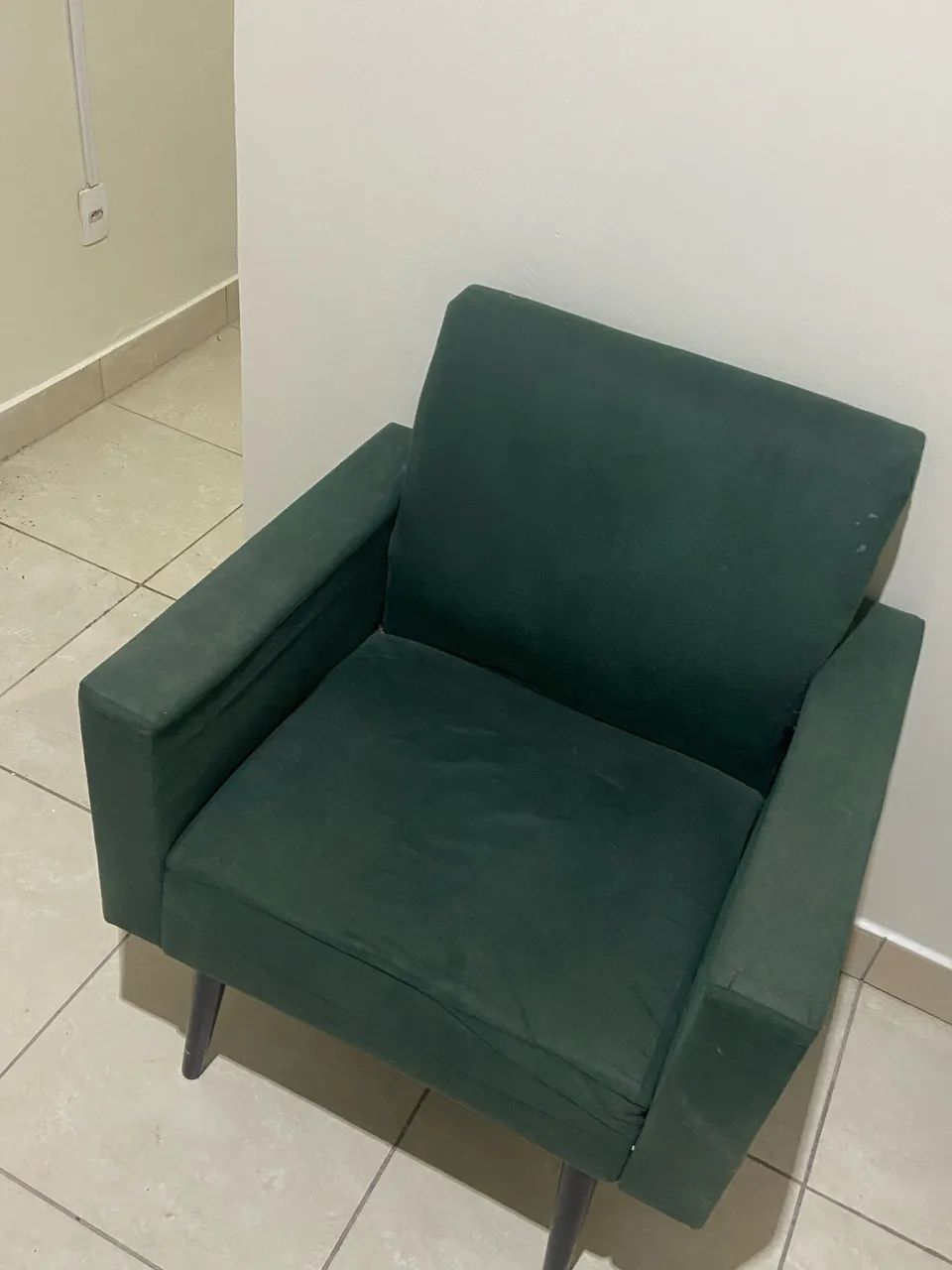 Poltrona Estofada - Confortável e Moderna - Foto 2