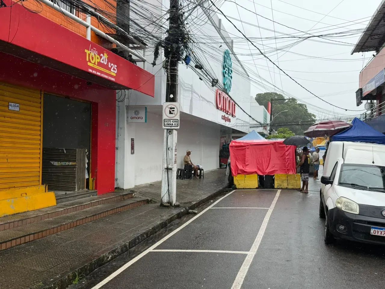 Loja com 60 metros em Rua de Grande Movimento - Centro - Paulista - PE
