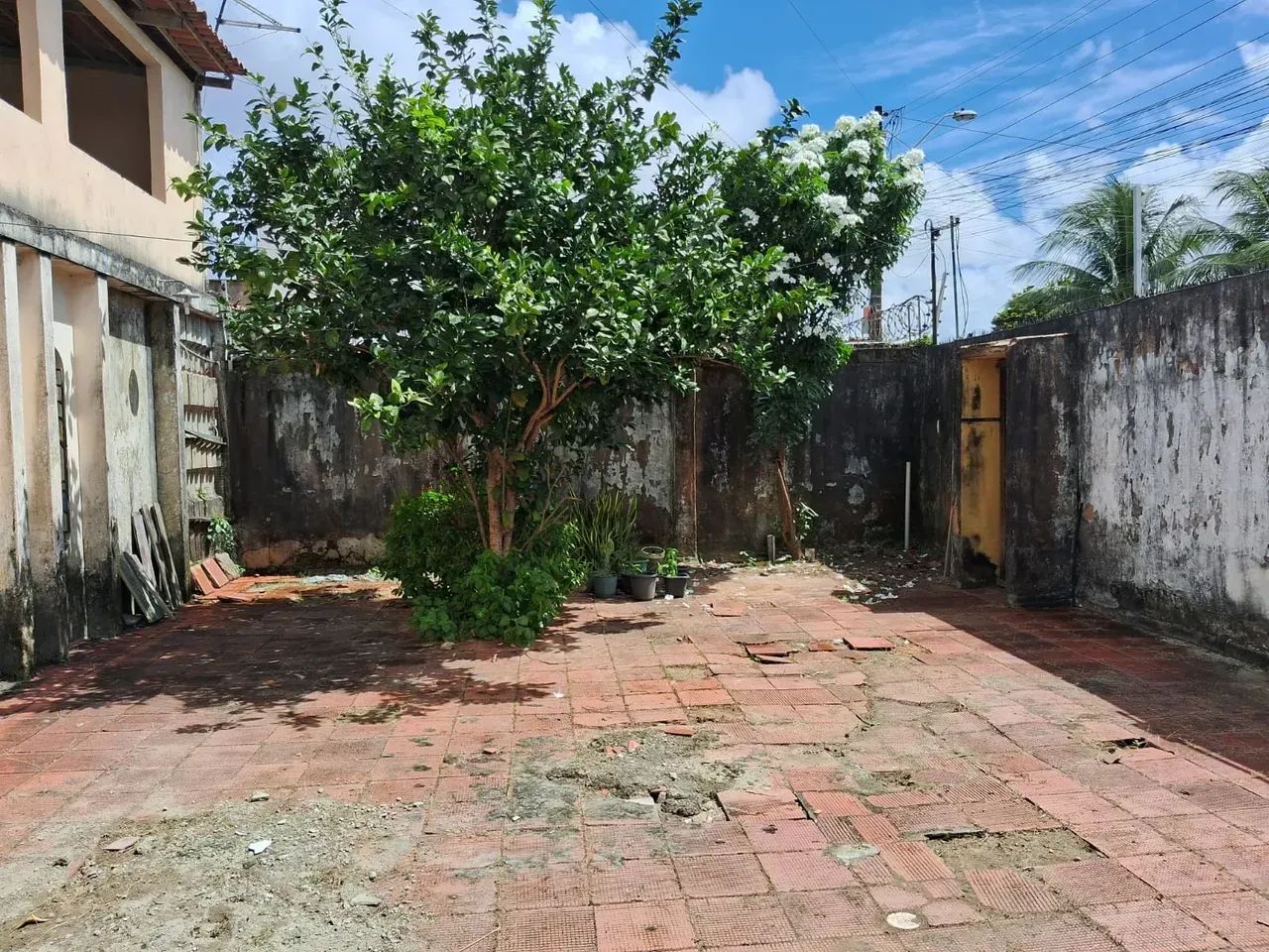 Casa + 02 Apartamentos em Itaperi- Fortaleza - Ce - Foto 3